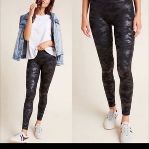Spanx Camo High Gloss Stretch Leggings Small